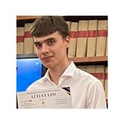 Studente di Ingegneria Aerospaziale impartisce lezioni di materie scientifiche - in presenza